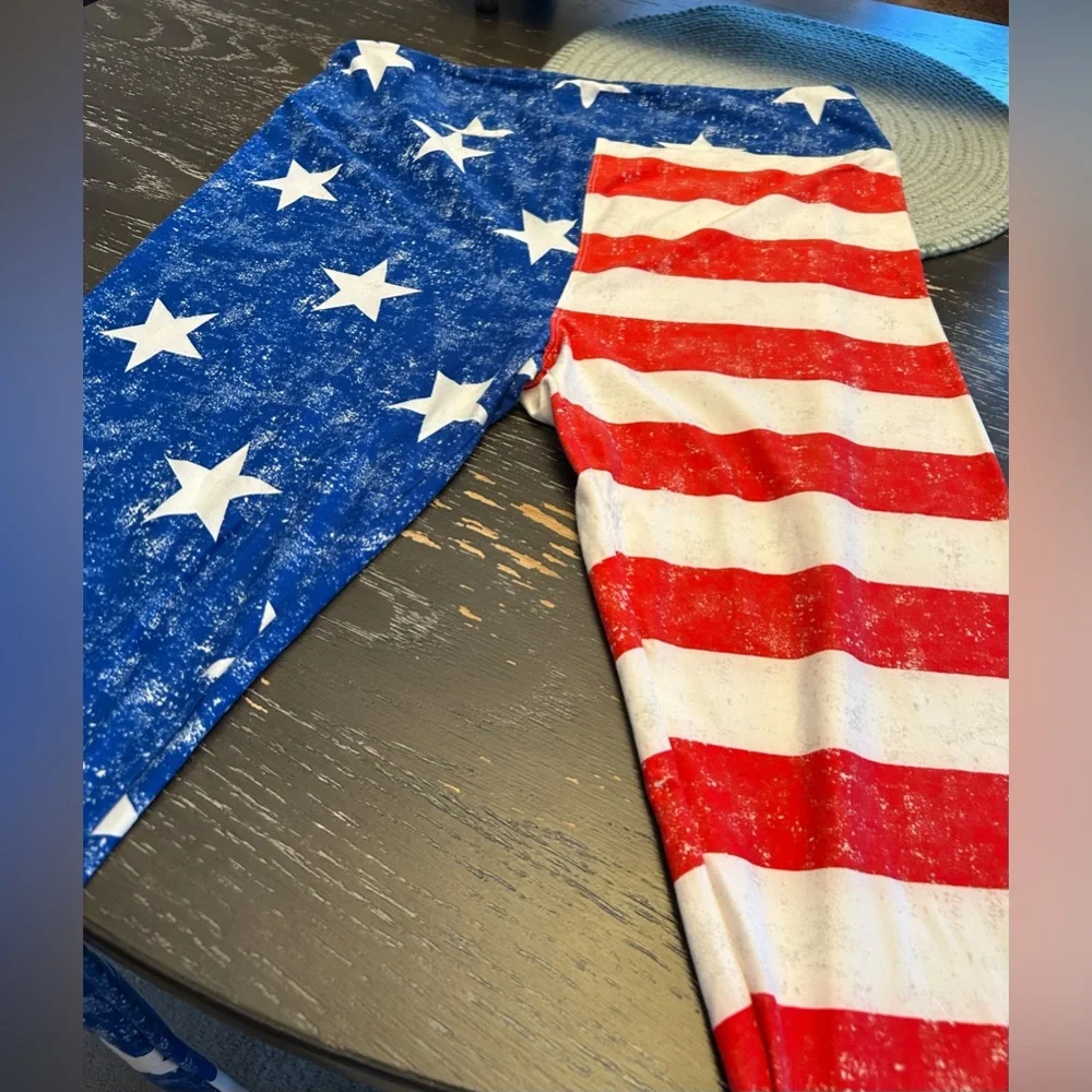 Amazing pair of LuLaRoe TC 4th of July leggings.🇺🇸 In excellent condition. - Picture 1 of 2